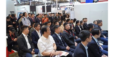创世纪集团CCMT2024新品宣布会盛大揭幕，，，，，，，高端五轴机床引领行业立异潮流